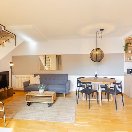 Elegante Duplex En Terrassa, Barcelona Apartment Exterior foto
