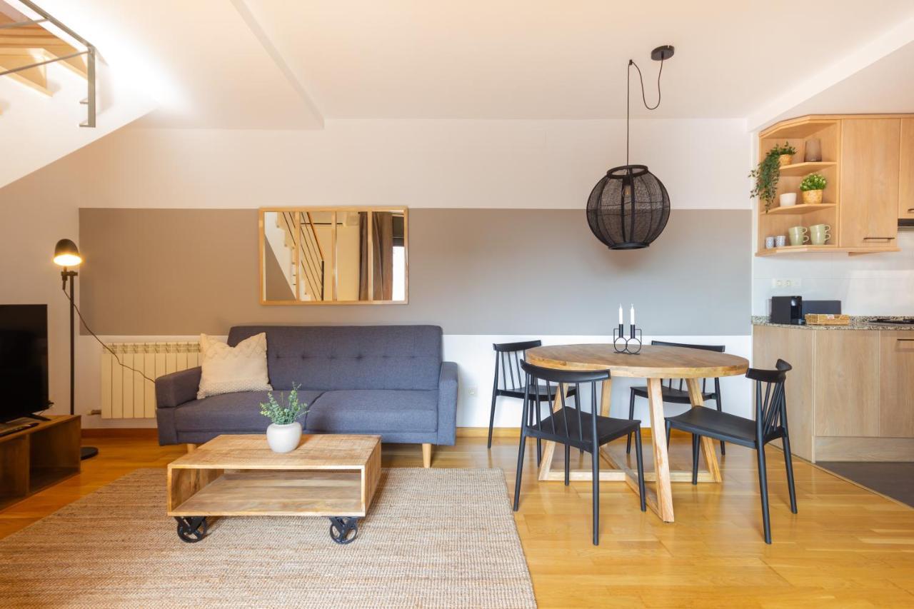 Elegante Duplex En Terrassa, Barcelona Apartment Exterior foto