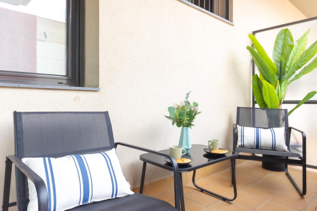 Elegante Duplex En Terrassa, Barcelona Apartment Exterior foto
