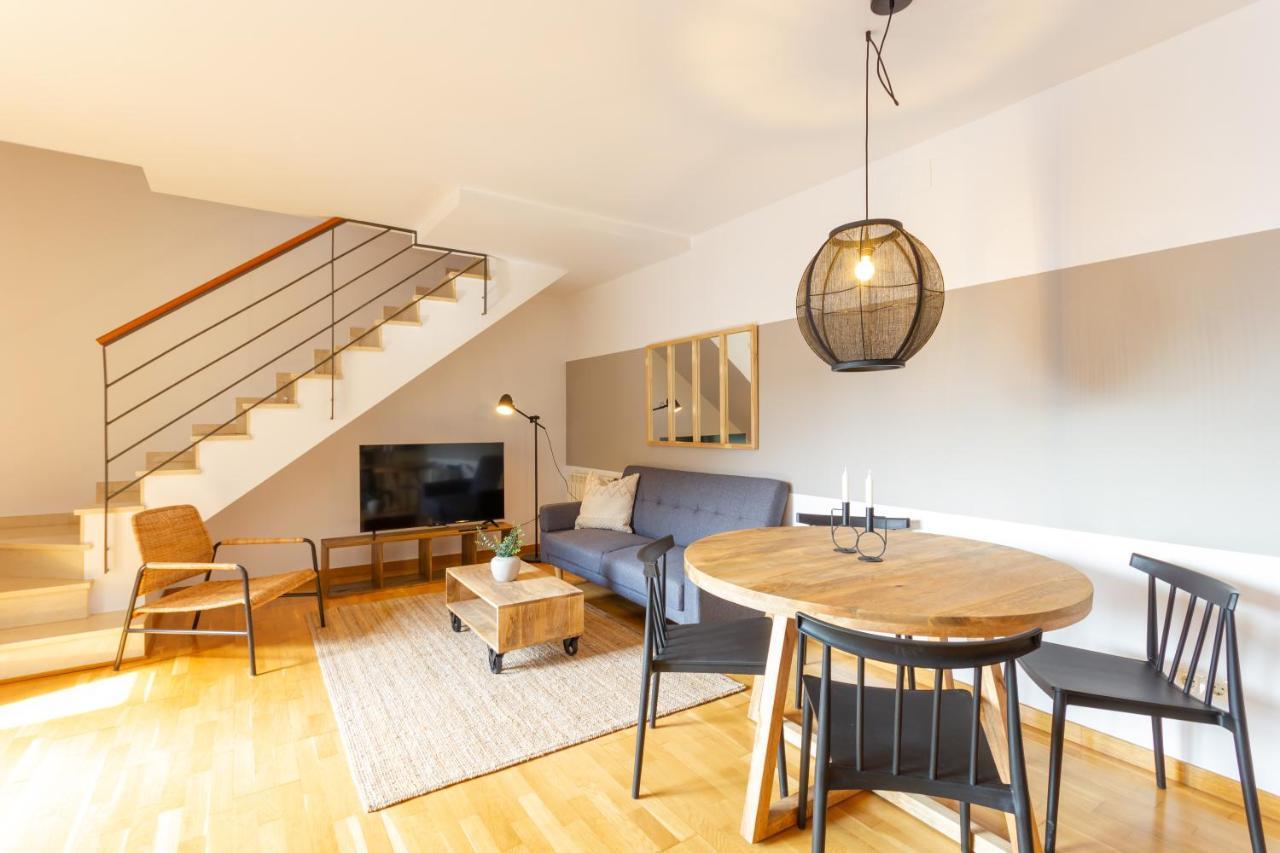 Elegante Duplex En Terrassa, Barcelona Apartment Exterior foto